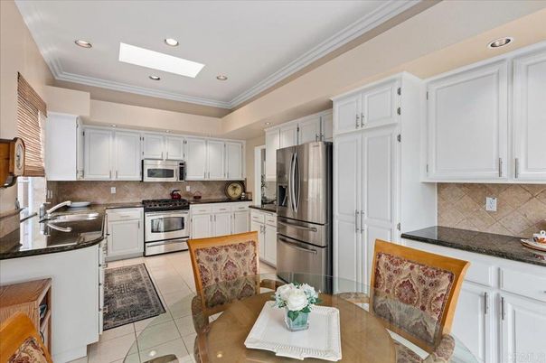 Dining room, Interior, Kitchen, Recessed Lighting, Stainless Steel Appliances