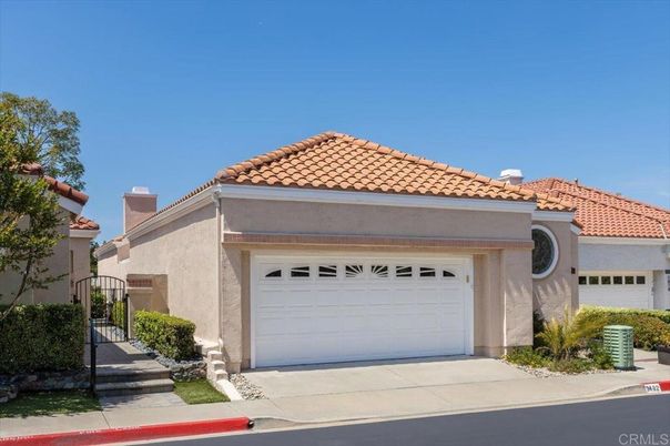 Attached, Exterior, Facade, Mediterranean