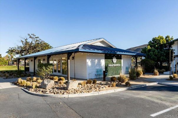 Attached, Exterior, Facade, Ranch