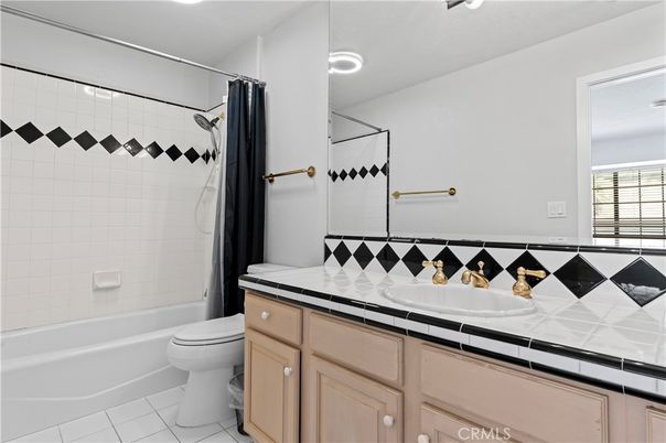 Bathroom, Interior, Recessed Lighting, Tile Countertops