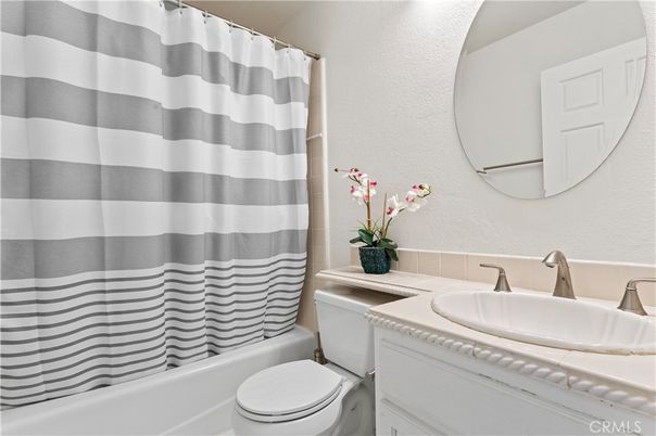 Bathroom, Interior, Tile Countertops