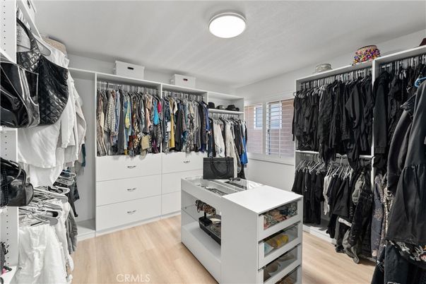 Interior, Walk-in Closets, Wood Texture Flooring