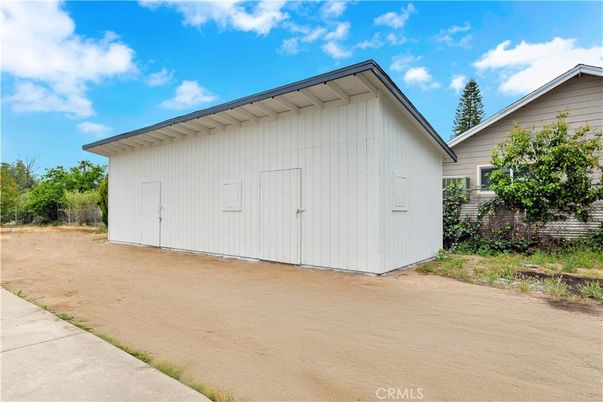 Detached Garage, Exterior