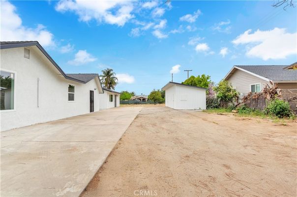 Backyard, Detached Garage, Exterior