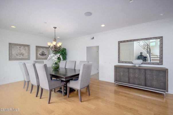 Chandelier, Dining room, Interior, Recessed Lighting, Wood Texture Flooring