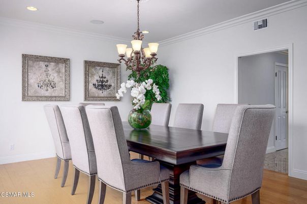 Chandelier, Dining room, Interior, Recessed Lighting, Wood Texture Flooring