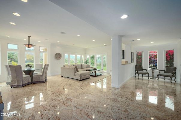 Dining room, Interior, Living room, Pendant Lights, Recessed Lighting