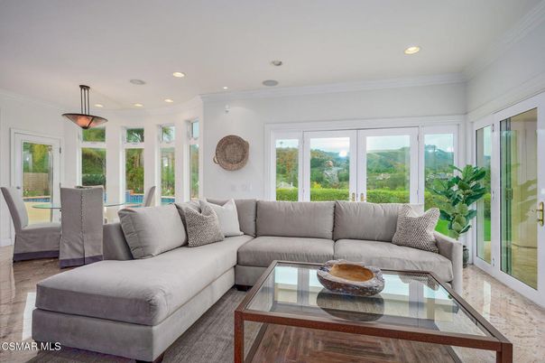 Interior, Living room, Pendant Lights, Recessed Lighting