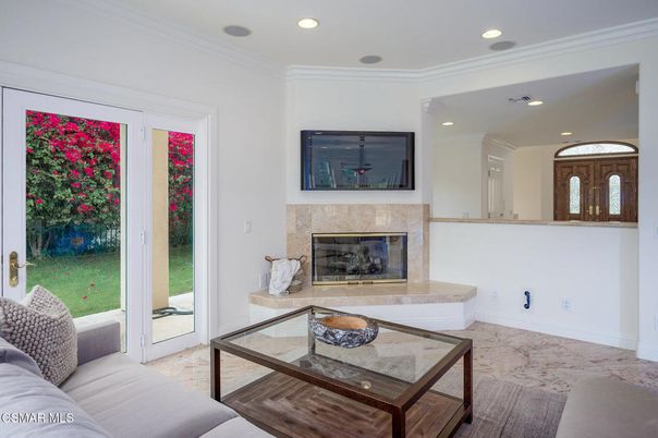 Fireplace, Interior, Living room, Recessed Lighting