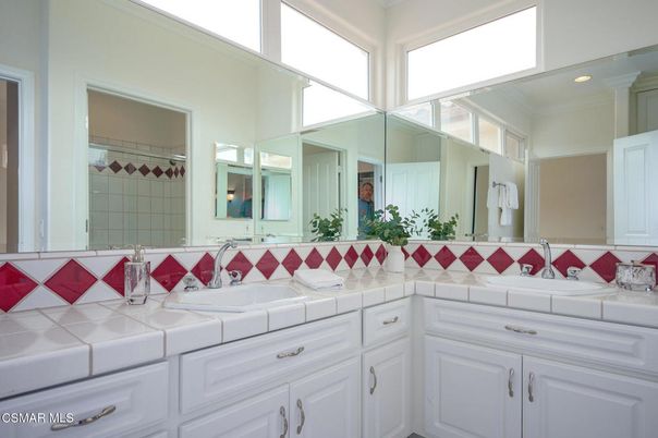 Bathroom, Interior, Recessed Lighting, Tile Countertops