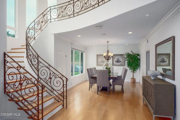 Chandelier, Dining room, Interior, Recessed Lighting, Wood Texture Flooring