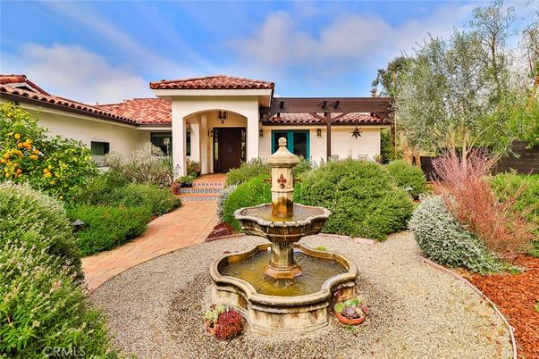 Exterior, Facade, Spanish Mediterranean