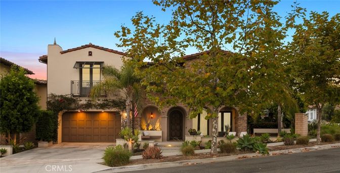 Attached, Exterior, Facade, Spanish Mediterranean