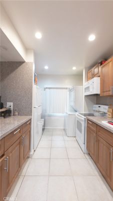 Interior, Kitchen, Recessed Lighting, Washer