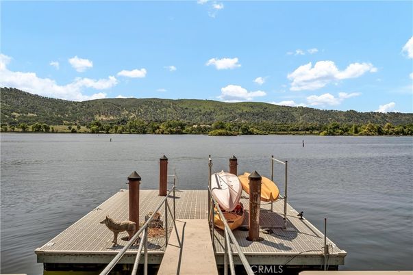 Exterior, Lake