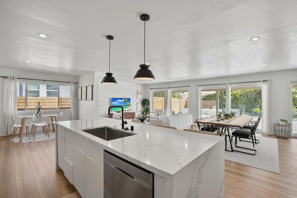 Dining room, Interior, Kitchen, Pendant Lights, Recessed Lighting, Wood Texture Flooring