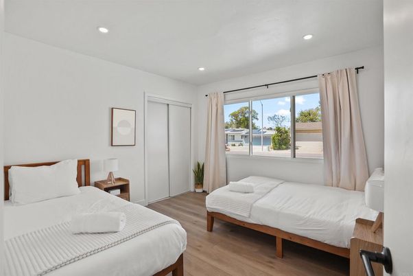 Bedroom, Interior, Recessed Lighting, Water, Wood Texture Flooring