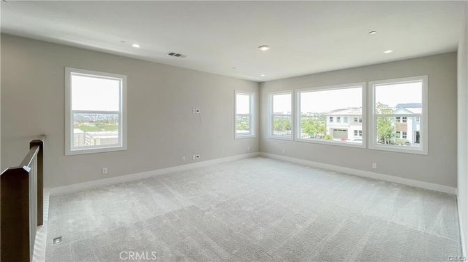 Empty room, Interior, Recessed Lighting
