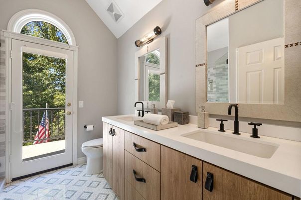 Bathroom, Dual Sink Vanities, Interior