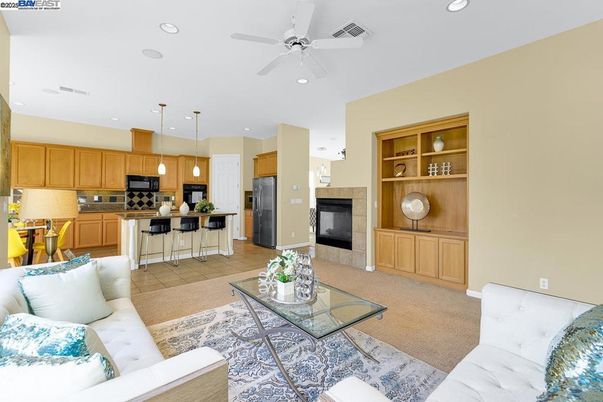Interior, Kitchen, Living room, Pendant Lights, Recessed Lighting, Stainless Steel Appliances