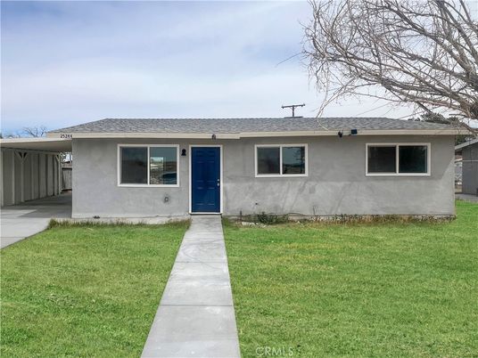 Backyard, Exterior, Facade, Ranch