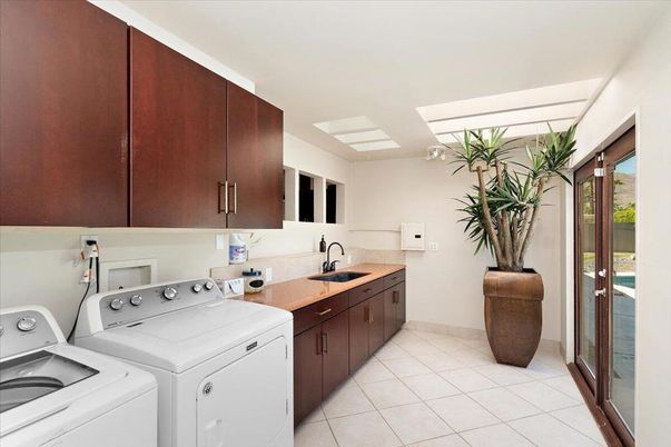 Interior, Washer