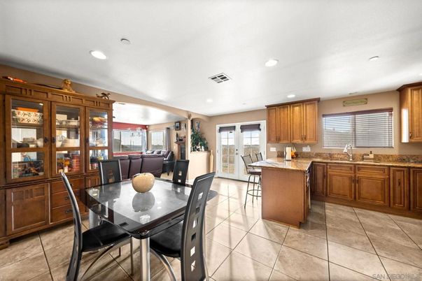 Dining room, Interior, Kitchen, Recessed Lighting