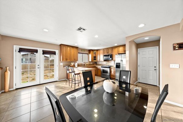 Dining room, Interior, Kitchen, Recessed Lighting, Stainless Steel Appliances