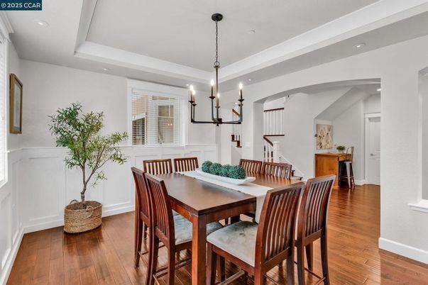Chandelier, Dining room, Interior, Recessed Lighting, Wood Texture Flooring