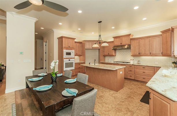 Dining room, Interior, Kitchen, Pendant Lights, Recessed Lighting, Stainless Steel Appliances