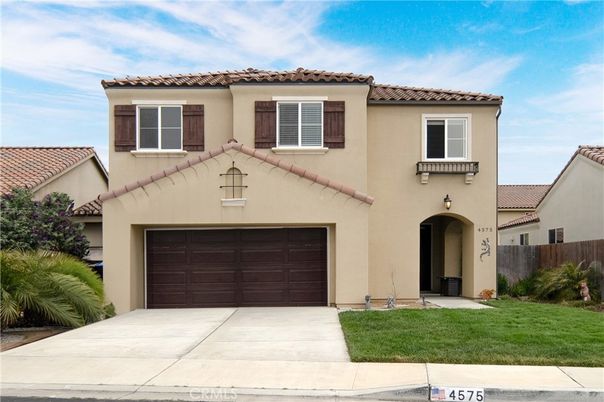 Attached, Exterior, Facade, Spanish Mediterranean