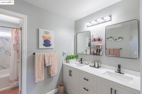 Bathroom, Dual Sink Vanities, Interior