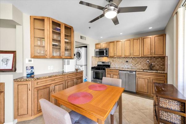 Dining room, Interior, Kitchen, Recessed Lighting, Stainless Steel Appliances
