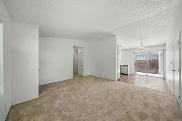 Empty room, Interior, Pendant Lights