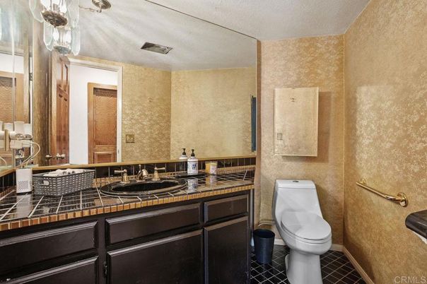 Bathroom, Interior, Tile Countertops