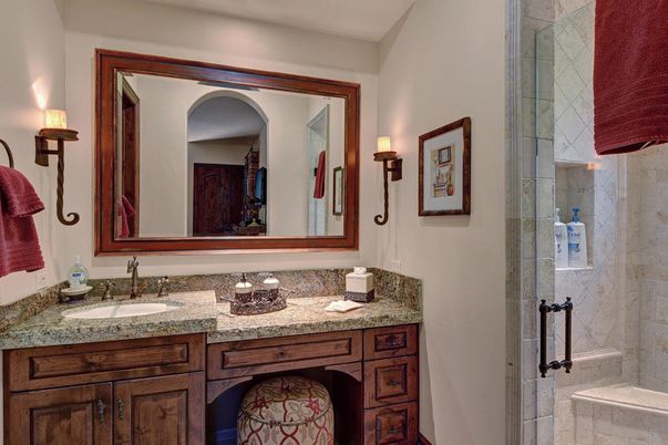 Bathroom, Dual Sink Vanities, Interior
