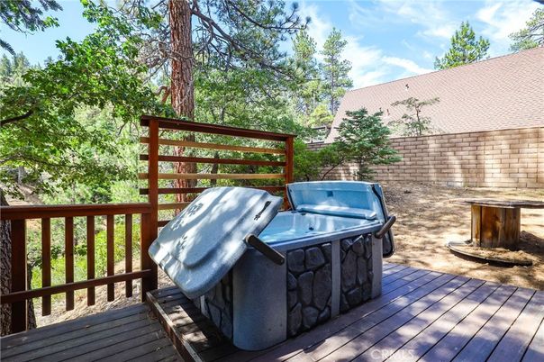 Exterior, Hot Tub