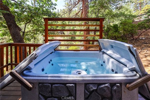 Exterior, Hot Tub