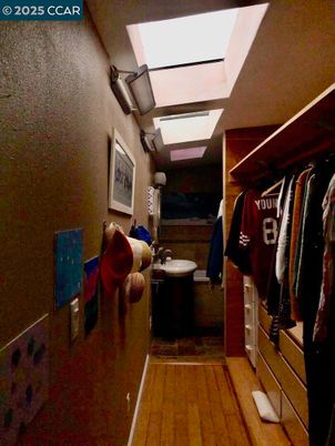 Interior, Walk-in Closets, Wood Texture Flooring