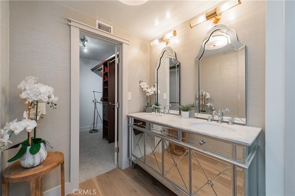Bathroom, Dual Sink Vanities, Interior, Wood Texture Flooring