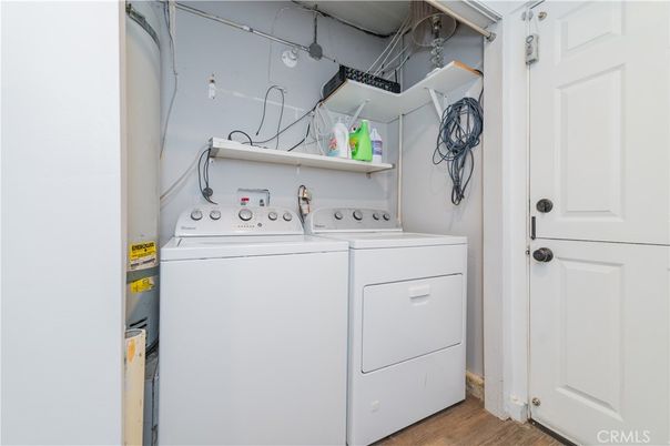 Interior, Utility Closets, Washer, Wood Texture Flooring