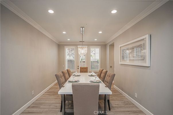 Chandelier, Dining room, Interior, Recessed Lighting, Wood Texture Flooring