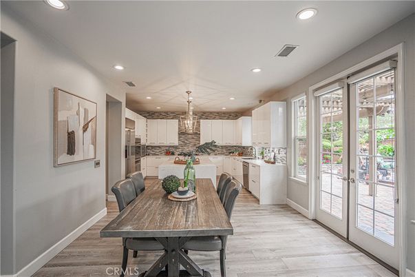 Chandelier, Dining room, Interior, Kitchen, Recessed Lighting, Wood Texture Flooring