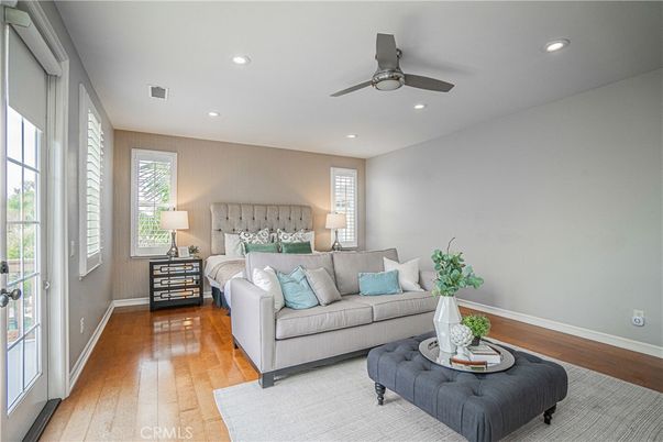 Bedroom, Interior, Living room, Recessed Lighting, Wood Texture Flooring