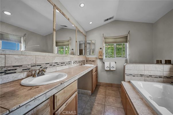 Bathroom, Dual Sink Vanities, Interior, Recessed Lighting