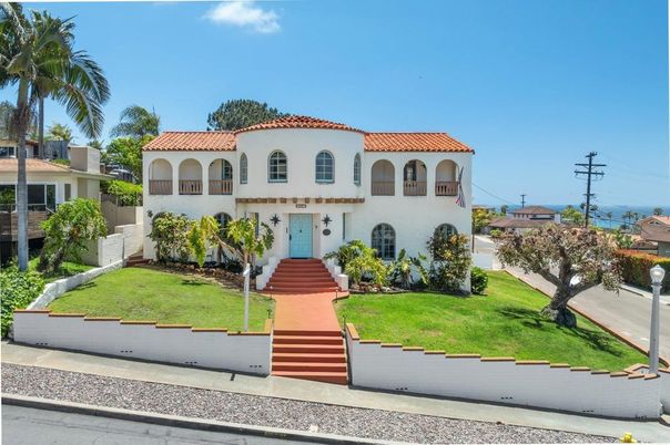 Exterior, Facade, Spanish Mediterranean