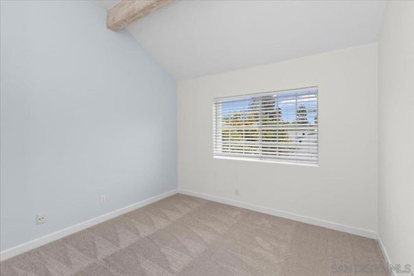 Empty room, Interior, Wooden Beams