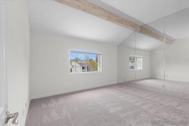 Empty room, Interior, Wooden Beams