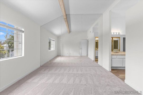 Empty room, Interior, Wooden Beams