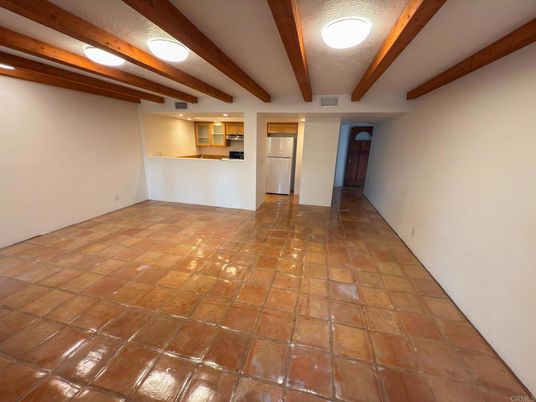 Empty room, Interior, Wooden Beams